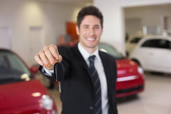 How to negotiate better deals at a car dealership