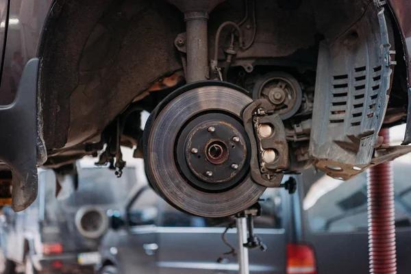 Skilled Technicians Providing Auto Repair Services in Washington