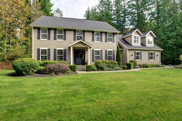 Essential Exterior Enhancements for Modern Homeowners